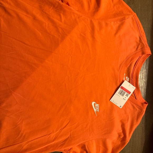 Nike Men's Bright Orange Tee - Picture 2 of 3